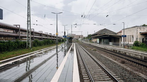 Bahnsteig am Bahnhof Käfertal-Mannheim