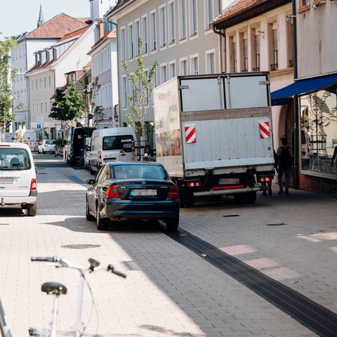 Verkehr in der Königsstraße in Landau